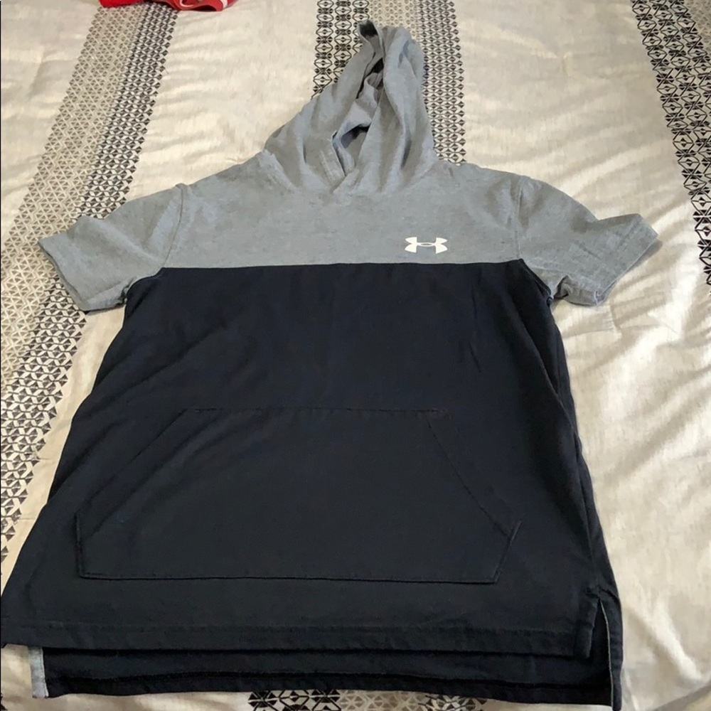 Boys Under Armour hooded t-shirt